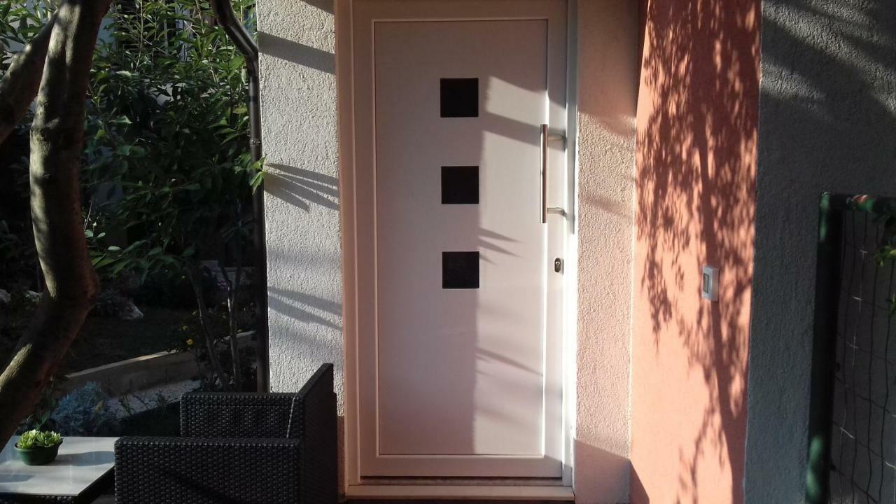 Tili Apartman Póla Kültér fotó