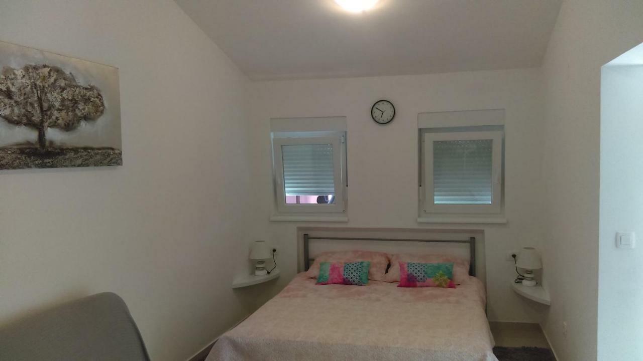 Tili Apartman Póla Kültér fotó